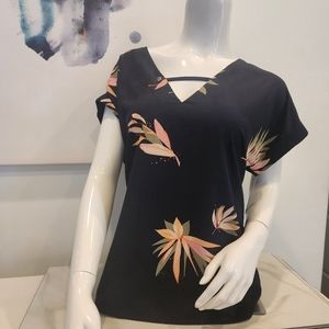 A.n.deawy, NWTO, Women's size Large  vneck blue blouse with floral print.